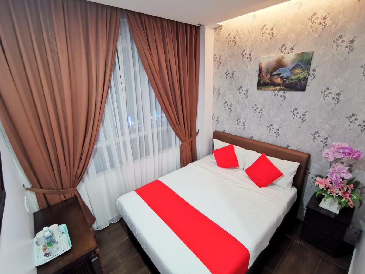 Palazzo Hotel Kulai Eksteriør bilde